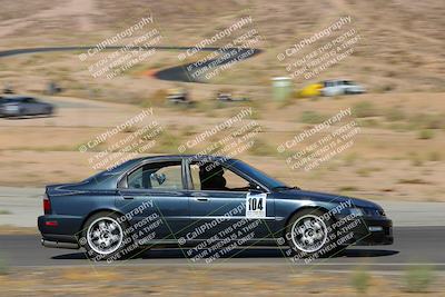 media/Oct-01-2022-Team Topak Racing (Sat) [[f860fb51be]]/2-Inter Low 2/session 1 turn 3/